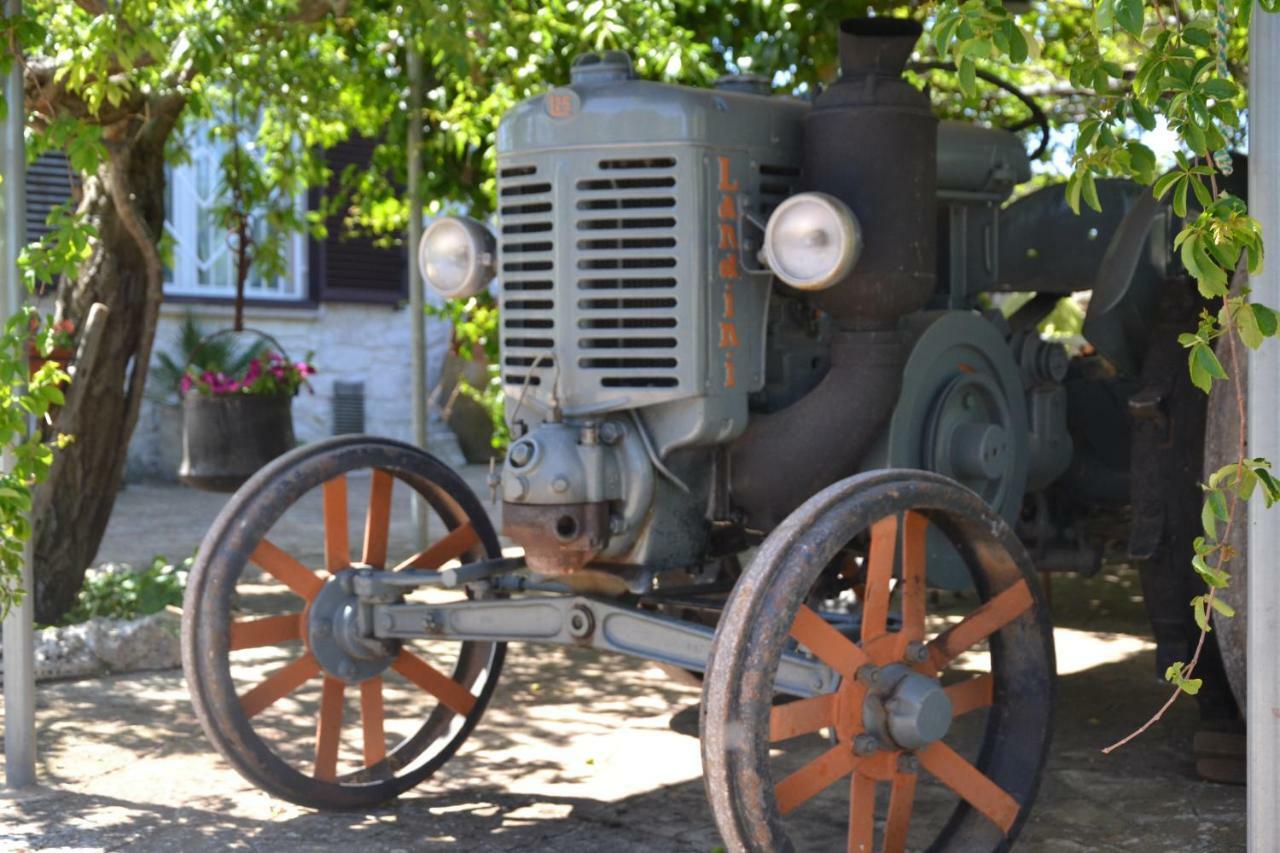 Masseria Montanaro Cisternino Exterior photo